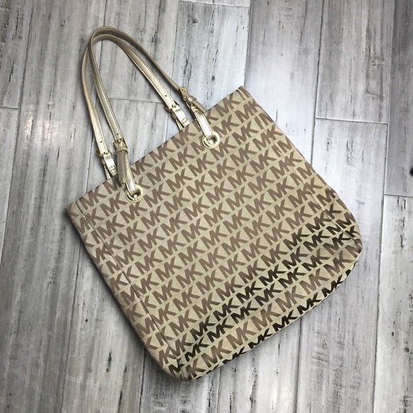 Michael Kors Handbags - MICHAEL KORS | Large Tan Monogram Tote